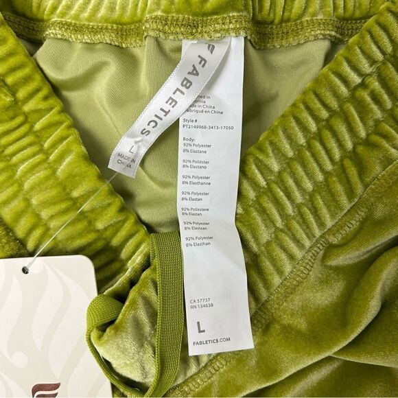NWT Fabletics Wander Velour Cropped Puffer Jacket And Luxe Velour Jogger - Picture 13 of 16